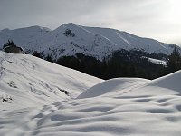 01 Si sale col primo sole ma il cielo è ancora cupo